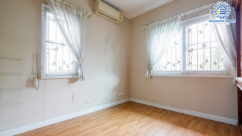 *****บ้านเดี่ยวมือสองย่านนนทบุรี ม.เพอร์เฟคพาร์ค พระราม5-บางใหญ่ บ้านคุณภาพจาก perfect property เนื้อที่กว้าง 50 ตร.ว. ฟังก์ชัน 3 ห้องนอน 2 ห้องน้ำ ที่จอดรถ 2 คัน บนทำเลแห่งความสะดวกสบาย ใกล้ Central Westgate การเดินทางเชื่อมต่อรถไฟฟ้าสายสีม่วง "สถานีตลาดบางใหญ่" และจุดขึ้นทางด่วน "ศรีรัช"